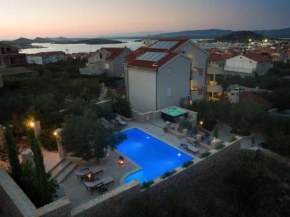 Beautiful Apartment in Murter with Swimming Pool